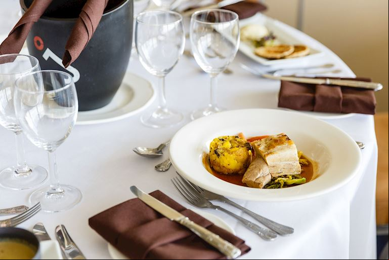 Restaurant_Table.jpg