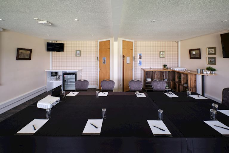 Warwick - PSuite 8 - 10.jpg