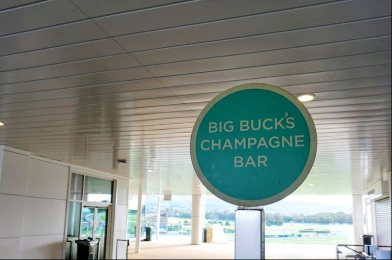 Big Buck’s Champagne Bar (First Floor)