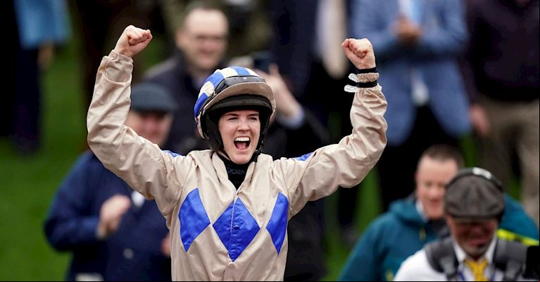 WIN A VIP CHELTENHAM FESTIVAL EXPERIENCE